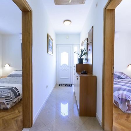 Apartment Tija Two Bedroom Apartment With Balcony And Partial Sea View Dubrovnik Eksteriør billede